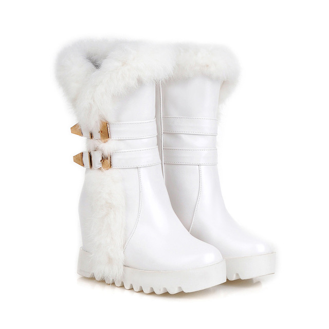 white snow boots with fur